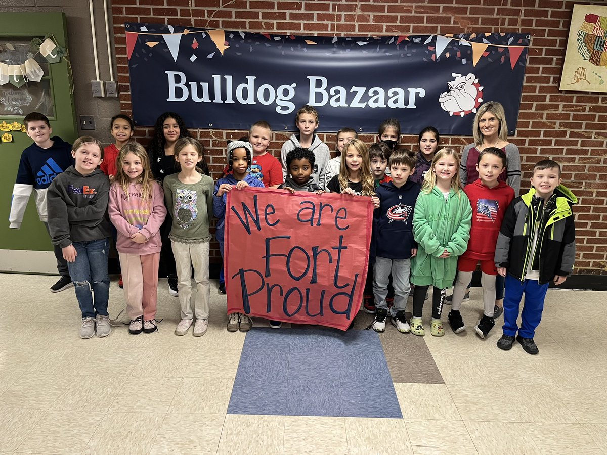 mkshane's tweet photo. Tonight our Fort O football team plays in the state championship. We send a well wish to all players, band, and cheerleaders! We are so happy for our school! ❤️
@fortprincipal
#FortProud
#OneTeamOneDirection https://t.co/DzXVeWszit