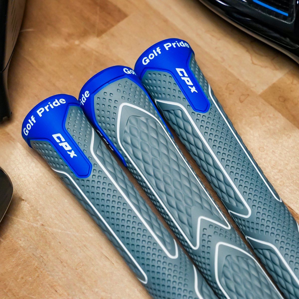 clubchampmedia's tweet photo. 🚨 GOLF PRIDE GRIP GIVEAWAY! 🚨

Enter now for your chance to win a set of @golfpridegrips CPX grips!

To enter:
1. RT + Follow @clubchampgolf
2. Tag a friend that you're going to beat on the course with new grips! 👇🏻 https://t.co/XL9JEvIz7u