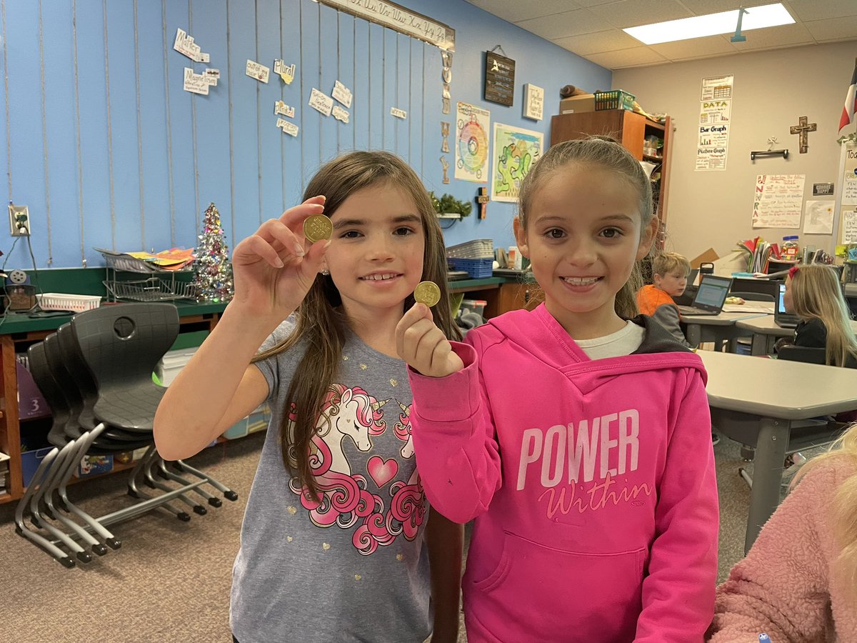 PYAdams87's tweet photo. They were caught doing a act of kindness! ❤️🥰 big hearts @mambrinosteam @MsMcPhateGISD https://t.co/32bkxSrqrT