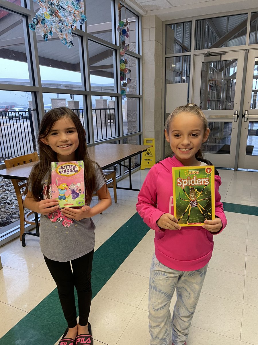 They were caught doing a act of kindness! ❤️🥰 big hearts <a href="/mambrinosteam/">STEAM Academy at Mambrino</a> <a href="/MsMcPhateGISD/">Ms. McPhate</a>