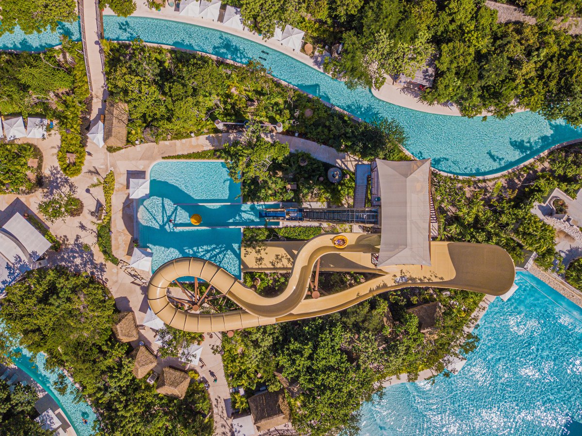 Vidanta's tweet image. Enjoy an extraordinary day in Riviera Maya at @jungalapark, where your family will enjoy gliding down thrilling waterslides and drifting along the Lazy Río.