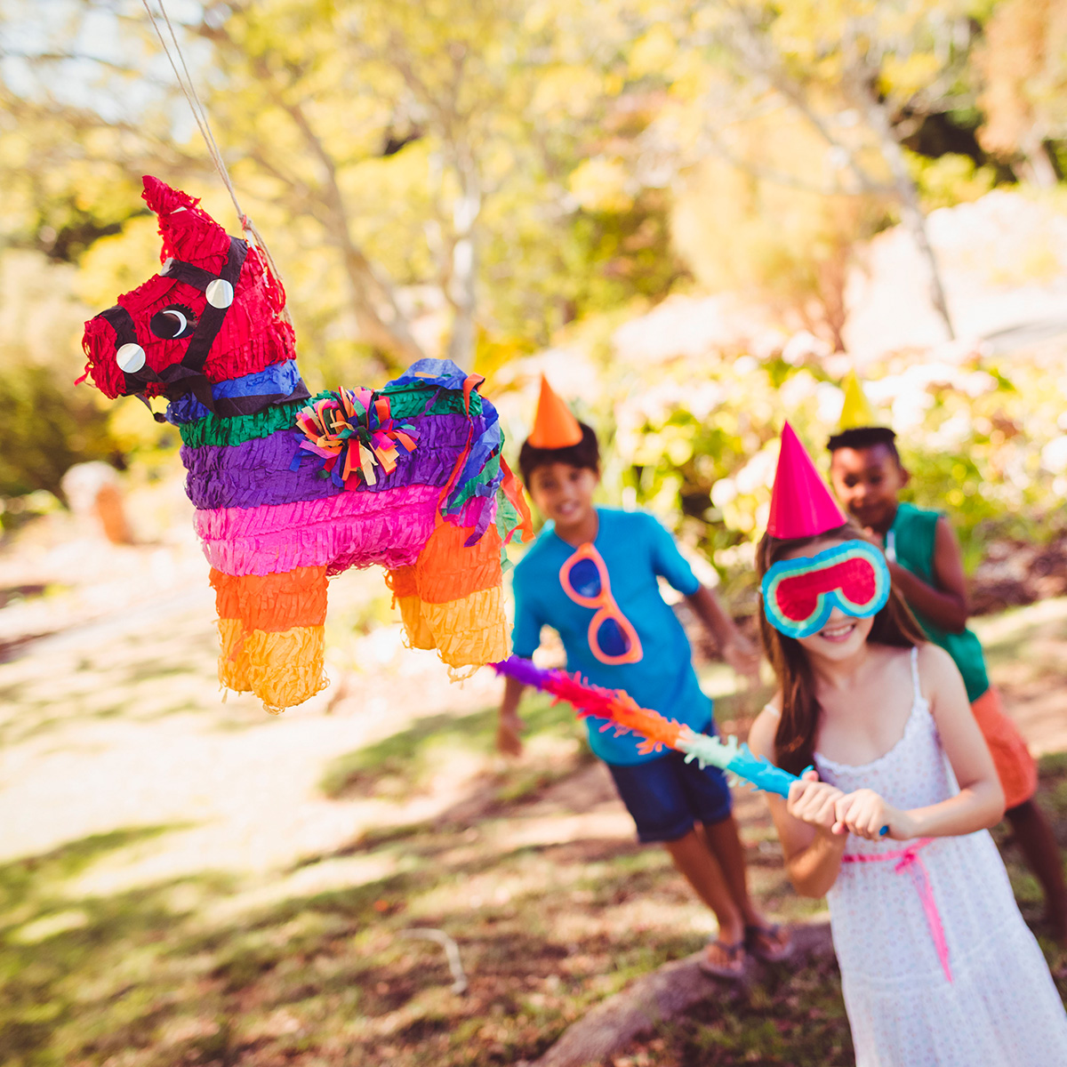 Our collection of Crepe Paper is a brilliant crafting material, suitable for a variety of tasks including making Piñatas! The Piñata itself, the stick and the mask were all made using Clairefontaine Crepe Paper!

Available from Crafty Arts -> craftyarts.co.uk/crepe-paper-as…