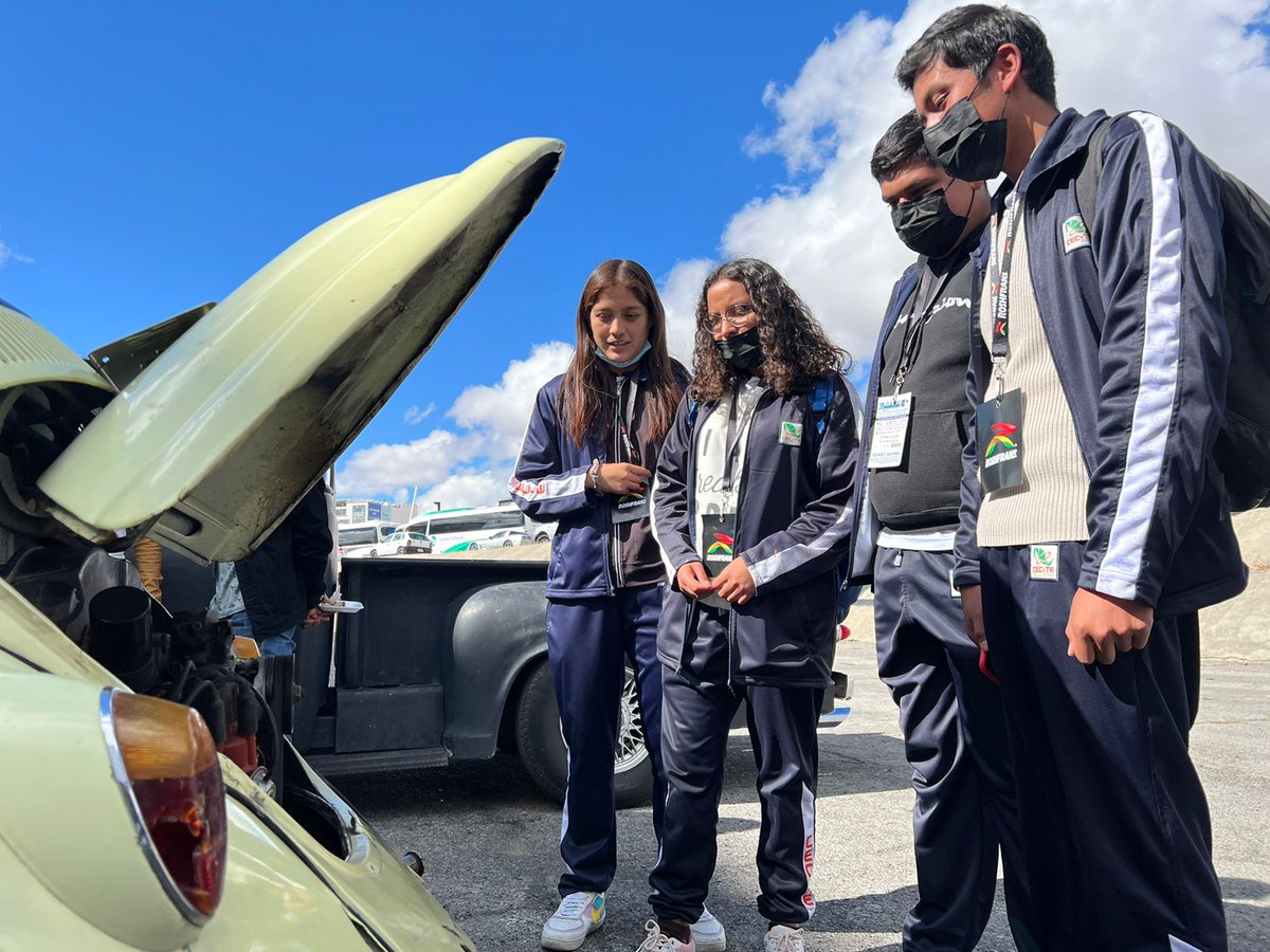CECyTEHidalgo's tweet photo. Descubrir como funcionan las marcas de la industria automotriz más reconocidas de Latinoamérica abre la mente de nuestros estudiantes y acelera sus conocimientos a 1000km por hora. #CECyTEHElMotorDeHidalgo #PrimeroLaEducación https://t.co/Ql5duKm0fa