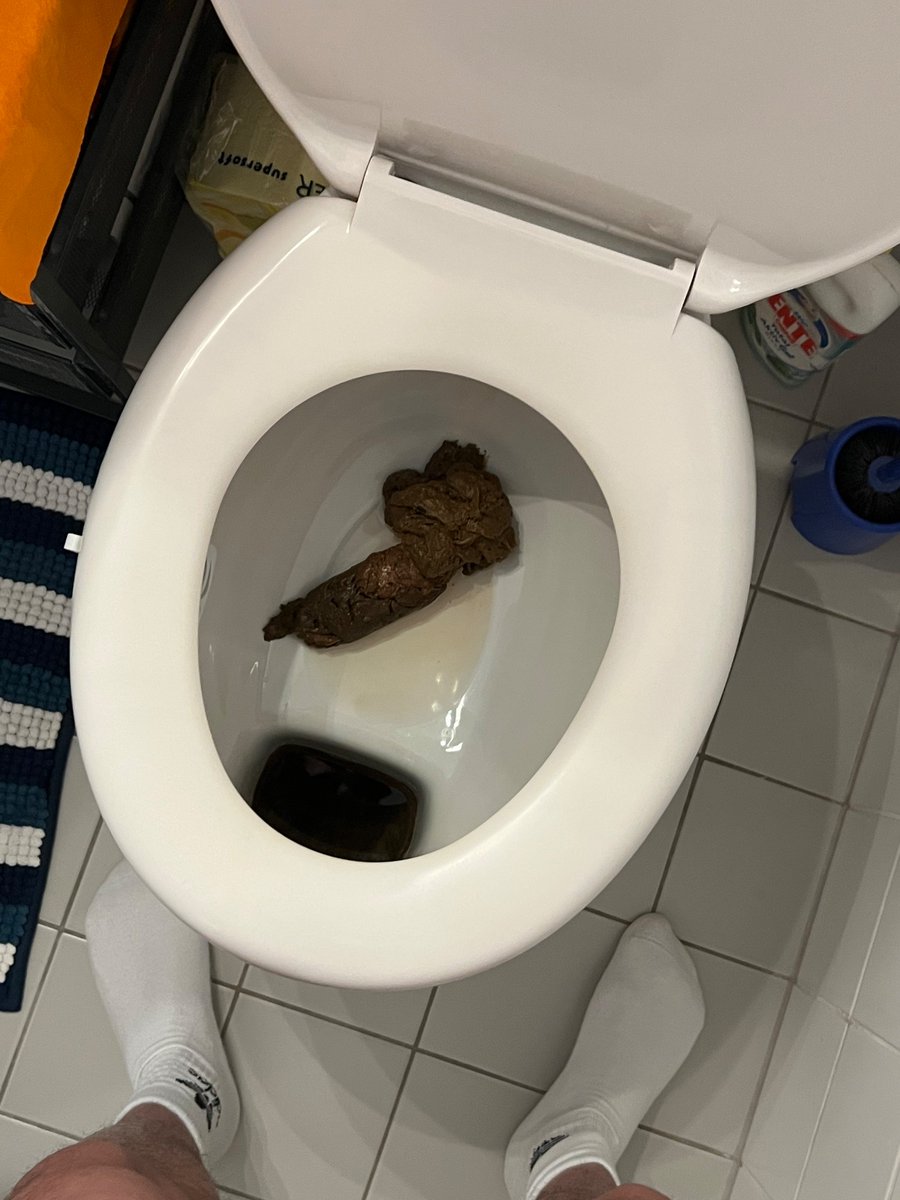 HungScatFeeder's tweet photo. RT if you love play with shit. 💩 🚽 https://t.co/E8eegmiyYh