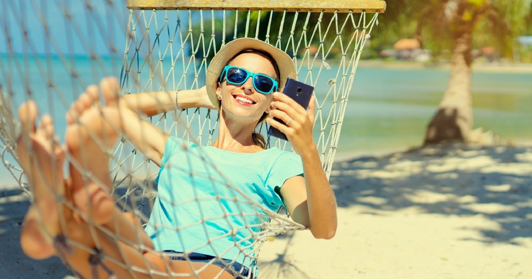 iPostal1's tweet photo. While you're traveling, your mailbox will be left unattended. Instead of stopping your mail, set up an iPostal1 digital mailbox to keep receiving secure mail &amp; don’t wait until you’re back to go through your mail.
#staysecure #digitalmailbox #ipostal1
https://t.co/D9XR3kf0Hx https://t.co/JlJySZxUFQ