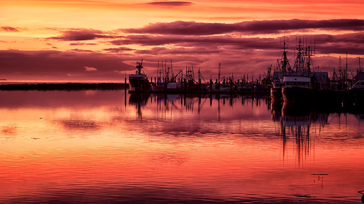 @deftony83 #Sunset #StevestonVillage #Boats #Reflection #photography #seascape