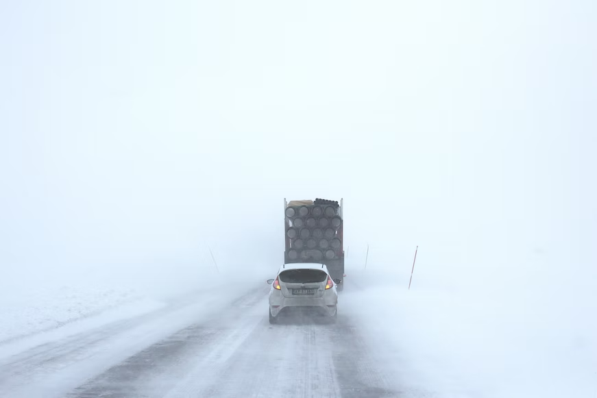 WeyburnPolice's tweet photo. Driving collisions increase at a chilling rate during the winter. During the first few snowfalls, drive very slowly and maintain a 6-second following distance. Be patient with yourself and others as they adjust from their summer driving habits. @SGItweets
#PlanASafeRide https://t.co/KFtHouTaPB