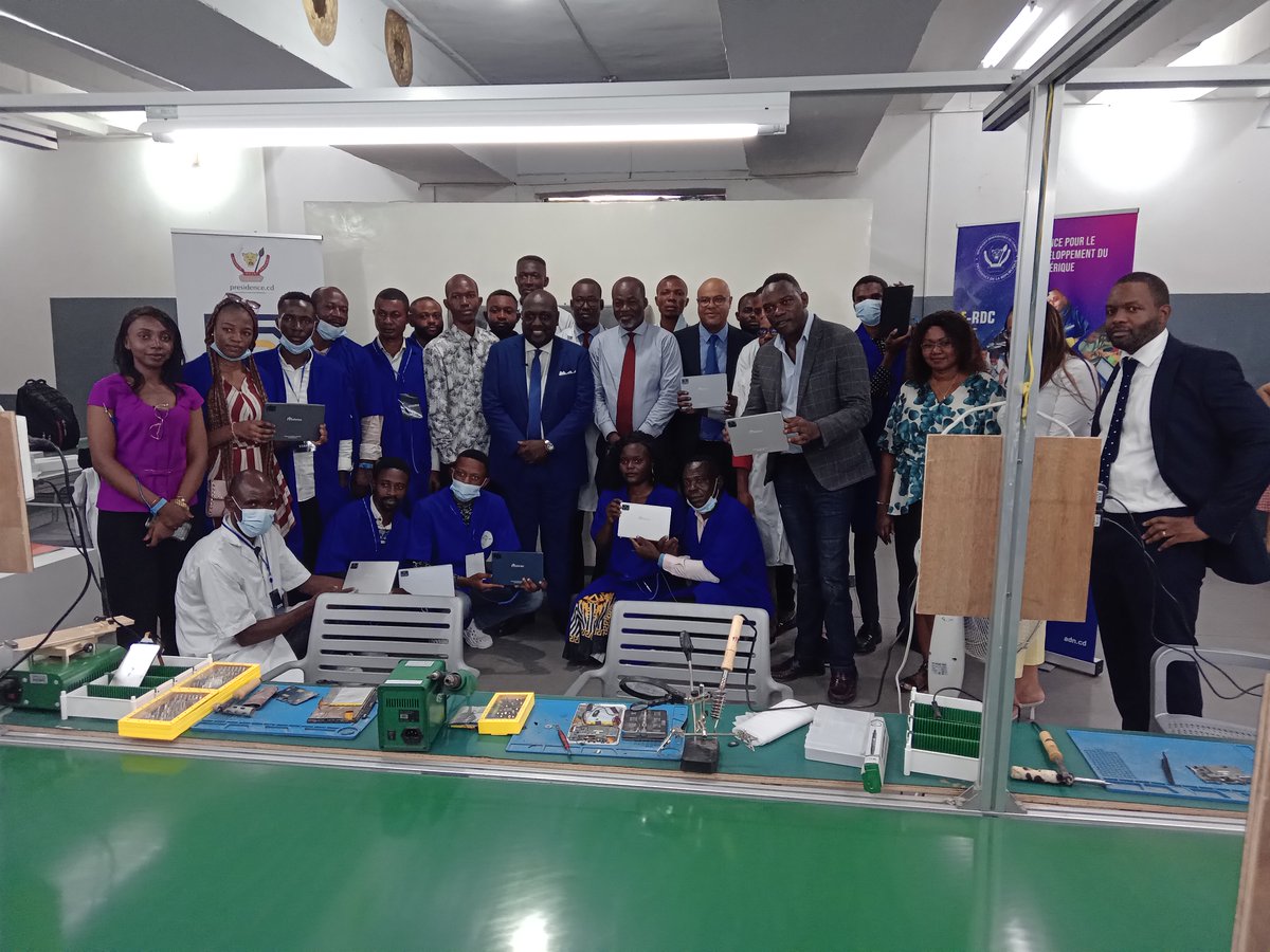 Visite ce vendredi 02 décembre 2022 du Coordon. de l'#ADN (Mr <a href="/migishaofficiel/">Dominique Migisha</a>) et d'une délégation des membres du #RAN conduite par son PCA (Mr <a href="/alkilapi/">Alain Kilapi</a>), au bureau de Mr Dieudonné Kayembe - Fondateur de la Tablette #Motema. <a href="/Dieudonnekayem5/">Dieudonne Kayembe Kabukala</a> <a href="/AdnRdc/">ADN PRESIDENCE RDC</a> <a href="/SCHOOLAP_/">SCHOOLAP FR (Français)</a> <a href="/Orange__RDC/">Orange RDC</a>