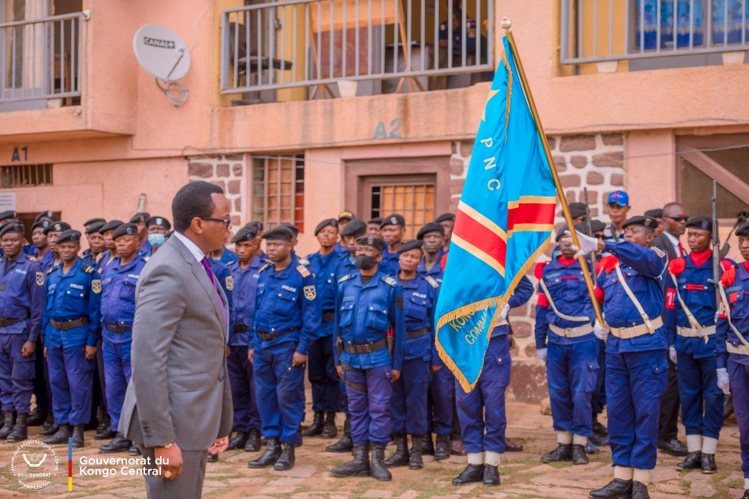 flory_mbadu's tweet photo. Le Gouv Guy Bandu vient de doter au nom du PR05, à la Police provinciale de 34 engins motorisés pouvant leur permettre d’agir avec promptitude face aux hors-la-loi, d’être plus efficace dans la traque des coupeurs de route sur la RN1 et surtout de sécuriser les communautés du KC https://t.co/k9k5xvPkrF