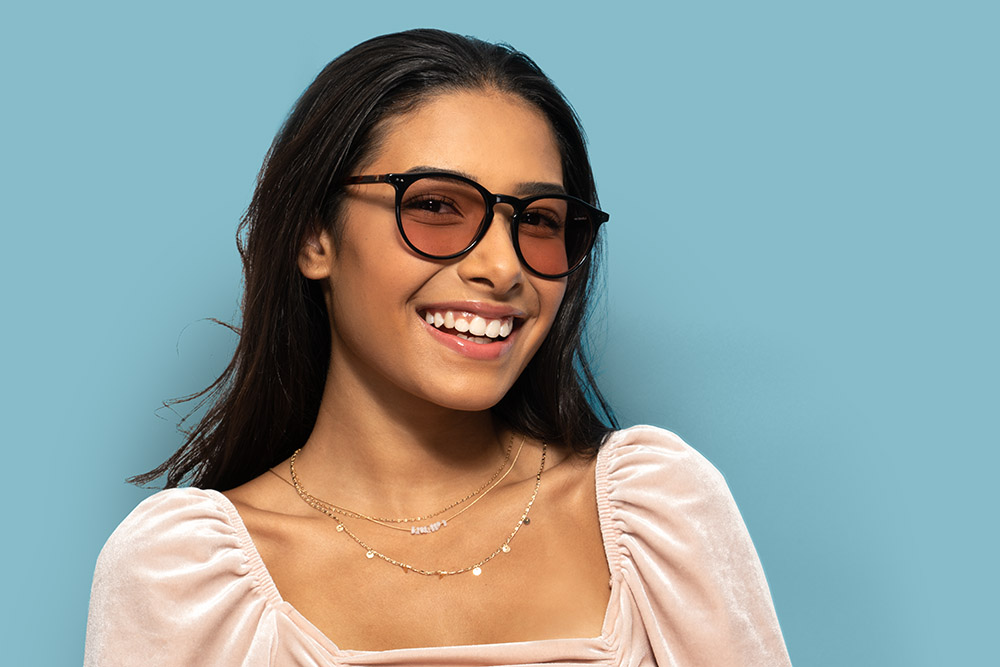 AxonOptics's tweet image. Blanche writes:

⭐️ ⭐ ⭐️ ⭐️ ⭐️     

"Sadly I lost my first pair about a month ago, but I could not live without them, so I bought the same pair again. They're worth the cost, look cute, and are very resistant to someone who frequently drops them."

#AxonOptics #MigraineGlasses