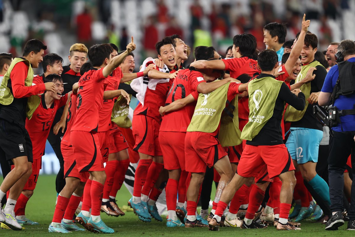 talkSPORT's tweet photo. Look at what it means to this #KOR team!!

#FIFAWorldCup #TSWorldCup https://t.co/XILtoNP65M