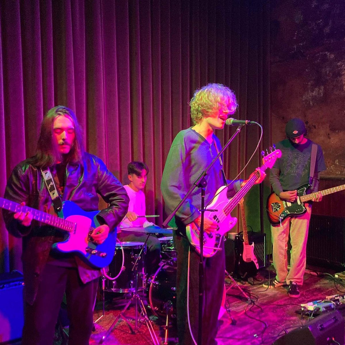 letrasets's tweet image. our last 3 shows of the year are approaching fassst and we are r super excited to announce @egotistegotist will be playing with us at our special event at @future_yard w/ @BullTheBand next week! get yr tickets from the link below b4 its too late 💛

futureyard.org/listings/bull-…