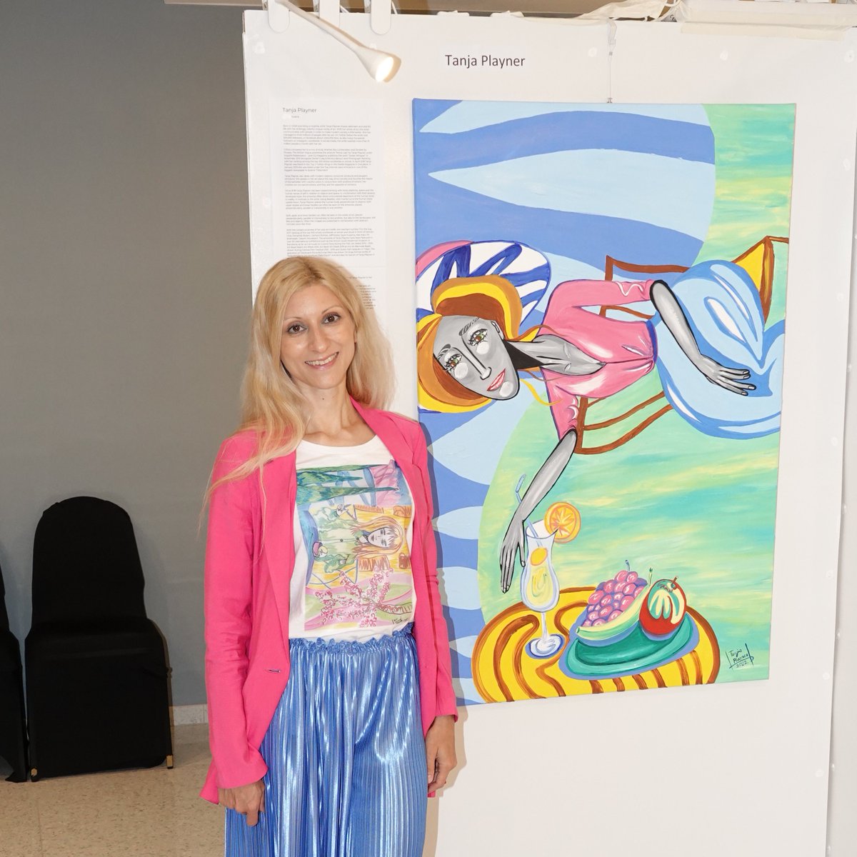 "My art is my passion. I experiment in my paintings, as life experiments with us. It's always on the move". 
artist Tanja Playner  
#contemporaryart #artist #paintings #surrealism #popart #fineart #modernart #contemporaryartist