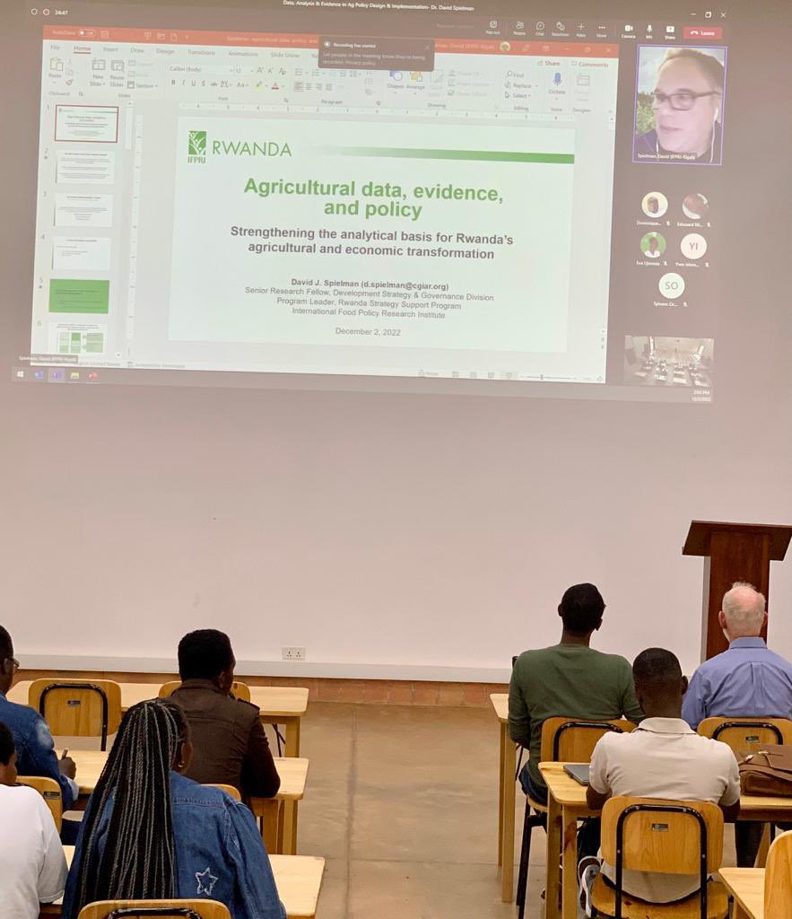 RICA_Rwanda's tweet photo. Dr. David Spielman, International Food Policy Research Institute’s Senior Research Fellow, enlightened students and staff about data used in agricultural policy design and implementation using Rwanda as a case study. @Rwanda_Edu @RwandaAgri @CGIAR @IFPRI https://t.co/EpzjnNLXV8