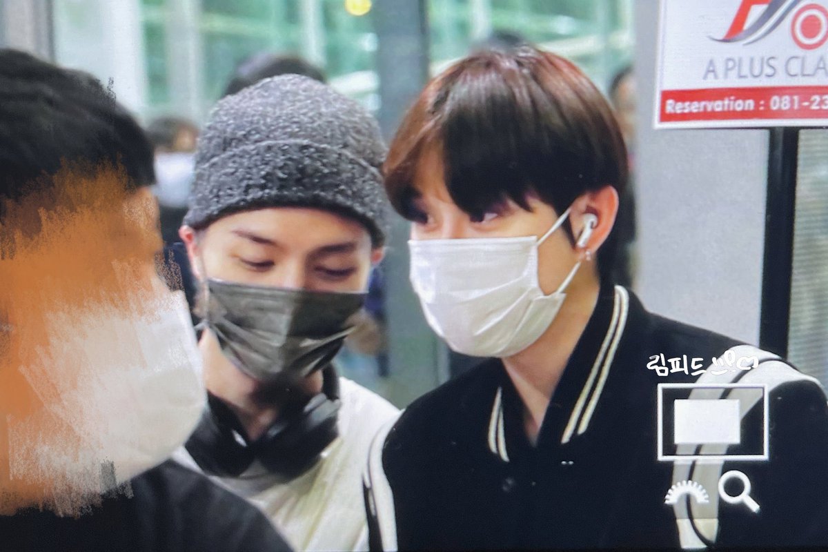 jungwooyaO219's tweet photo. 이기고있다고??                        형 봐봐 이대일이야 https://t.co/d5F0Fa3KAk