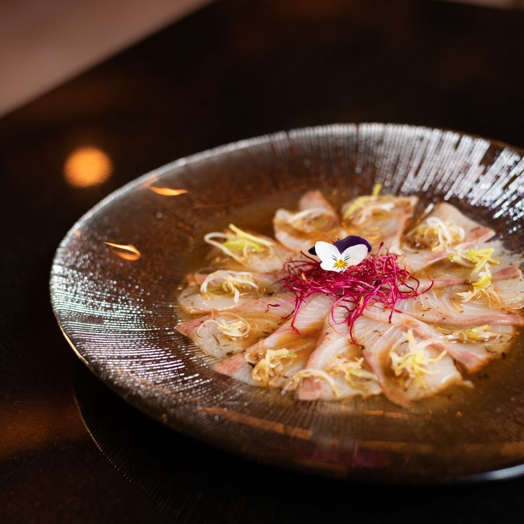 Restaurantes para disfrutar del largo puente de la Inmaculada y de las comidas y cenas navideñas con amigos y familia en Madrid bit.ly/3B47aMb  #gastro