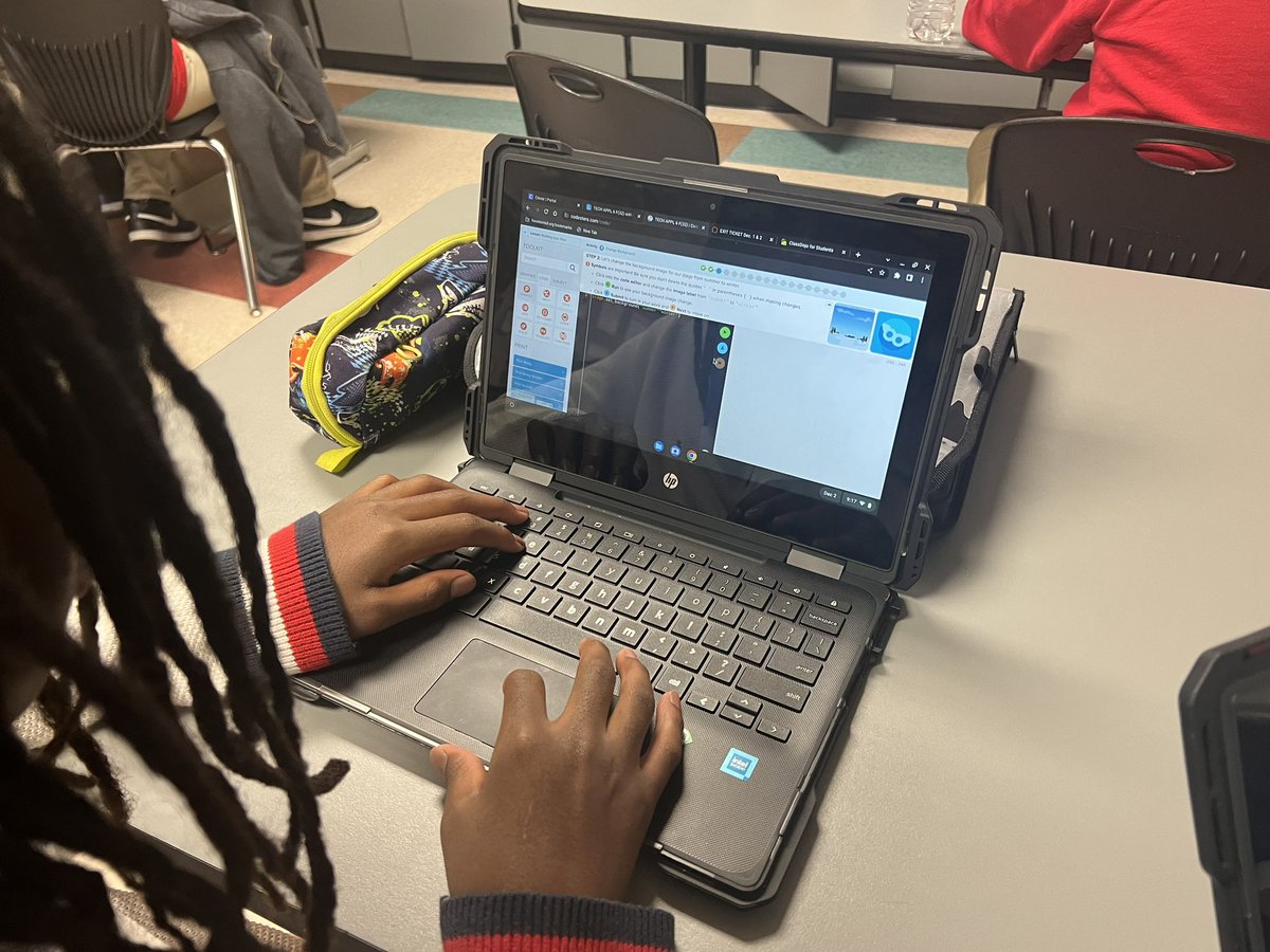 Day 2️⃣ of 1️⃣2️⃣ Days of Code <a href="/HoustonISD/">Houston ISD</a> Check out our 6th grade <a href="/The_Rice_School/">The Rice School</a> Falcons master today lesson of #HourofCode Let’s get #HISDecoded 🔐💻