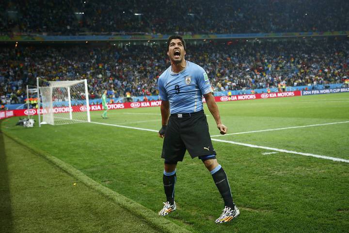AgusGomez_18's tweet photo. GRACIAS POR TANTO LUIS ALBERTO SUÁREZ DÍAZ.
SI NOS HABRÁS DADO ALEGRIAS A TODOS , DEJASTE SIEMPRE LA VIDA POR URUGUAY Y UNO QUE NO SE MERECÍA TERMINAR ASÍ UN MUNDIAL ERAS VOS , TE BANCO AYER , HOY Y SIEMPRE. https://t.co/ZHob1NO97B