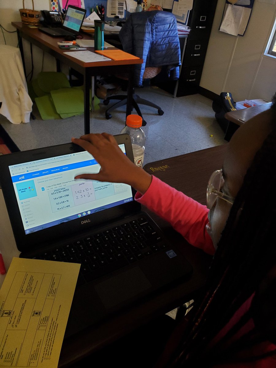 Mrs_Eyler's tweet photo. Loving this Playlist 5th grade created for students to practice unit 4 skills!
✅️student control over path &amp; pace
✅️data-driven
✅️self-check during practice 
So glad @Ms_FogleEL
@ClassroomHicks &amp; Mrs. Rodrigues are on board with blended! #FCPSVanguard #oneteamonegoal https://t.co/YjH8d2ujvw