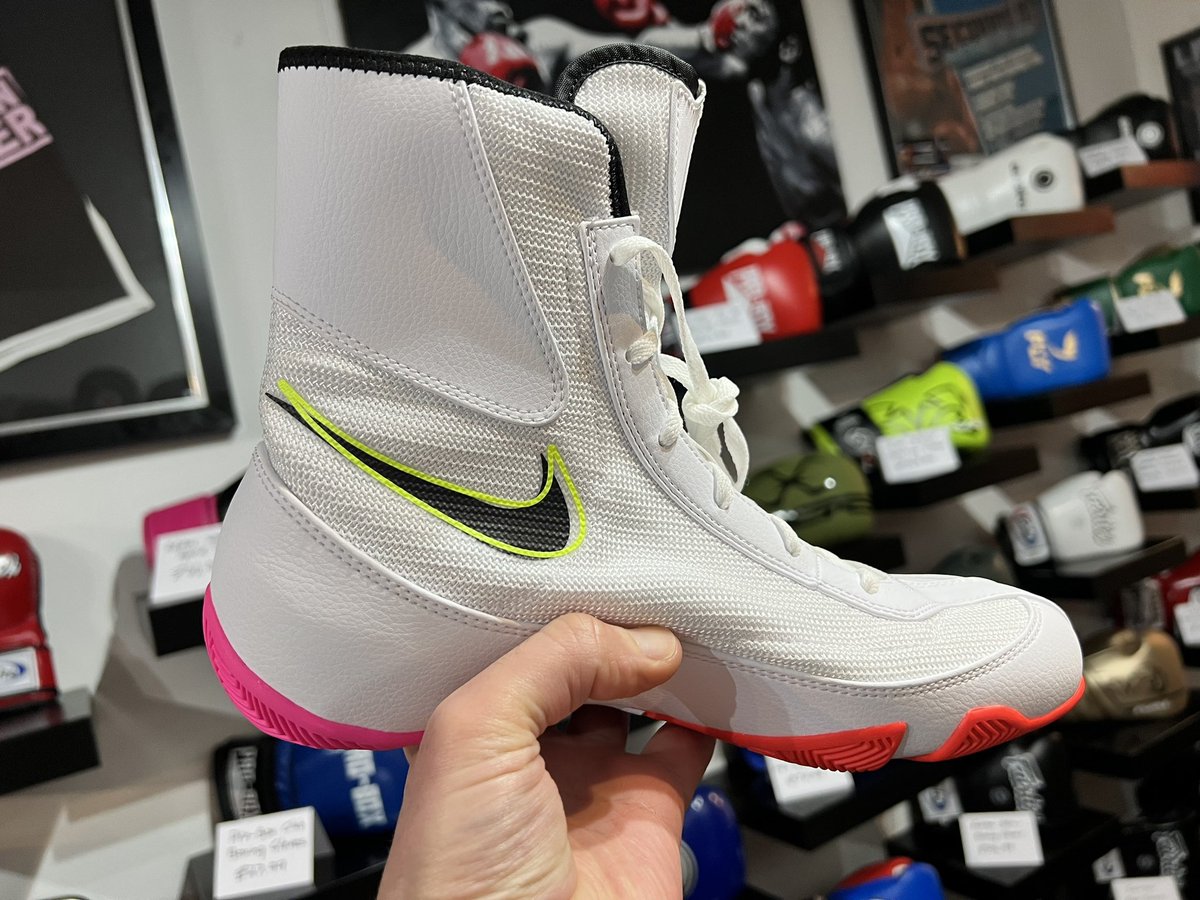 🎅🏻 Christmas Competition Time🎅🏻
🎁 Win a pair of these stunning Nike Machomai Olympic Boxing Boots
📝 To enter simply…
1️⃣ Retweet this tweet
2️⃣ Follow us
3️⃣ Comment what size you’d like
🔜 Winner announced Monday at 9pm
🤞 Good Luck!!!
📲 seconds-out.co.uk