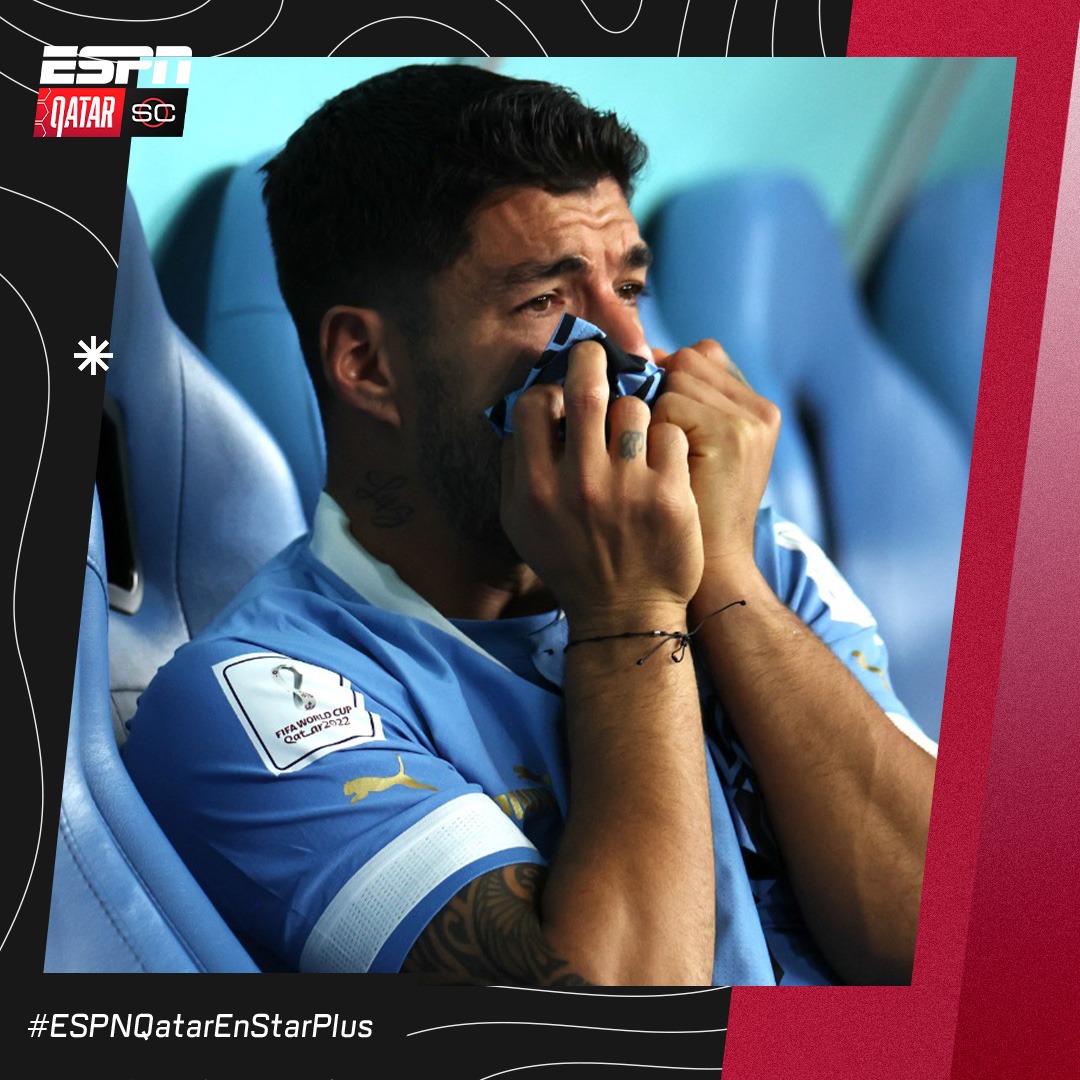 El dolor de todo Uruguay reflejado en Lucho Suarez. La Celeste lo intentó hasta el final pero el triunfo de Corea del Sur ante Portugal dejó afuera de #Qatar2022 a los uruguayos por diferencia de gol.

📺 #ESPNQatarEnStarPlus
