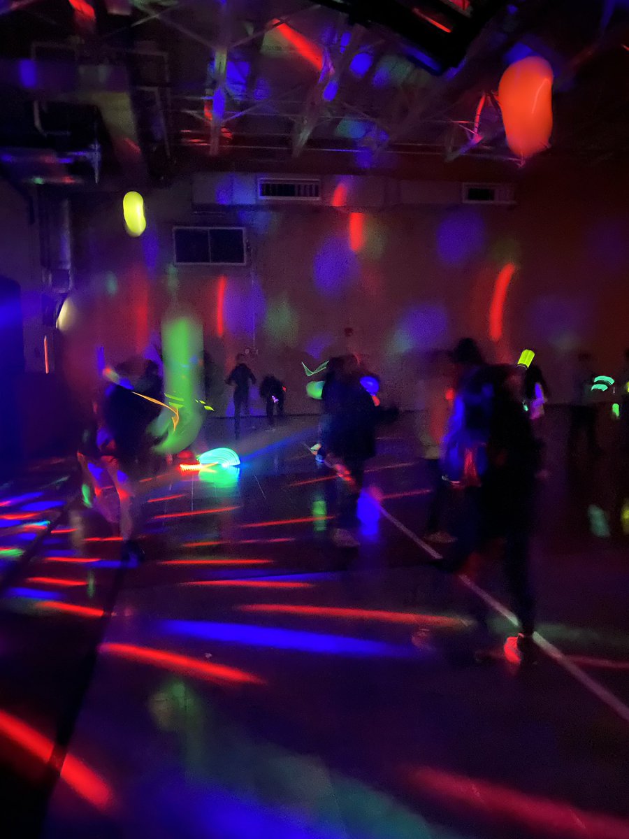 teachingsmyjam7's tweet photo. Glow stick dance party for our PBIS party for the month of November!! One student was so excited he wore his light up shoes for the occasion! @KJEschool @JEFCOED https://t.co/lVUuf1dFn6