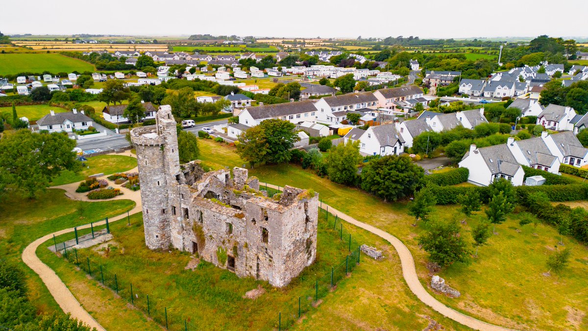 What a brilliant shot from <a href="/CelticRoutes/">Celtic Routes</a>! This aerial photo of #FethardCastle shows what's great about the Norman Way; hundreds of years of history all around us, right at the centre of our communities. #normanway <a href="/wexfordcoco/">Wexford County Council</a> #MyCelticMoment #visitwexford #IrelandsAncientEast