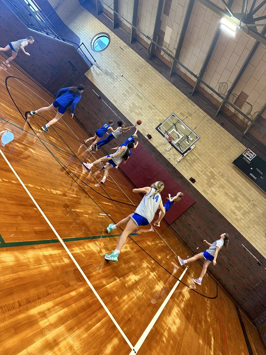 ow_owls's tweet photo. Getting ready for the rematch of last years championship game at the Hays City Shootout. Game time is set for 3pm! #HoosierStyle #UnfinishedBusiness @ADButlerOW https://t.co/ahuIapPlCh