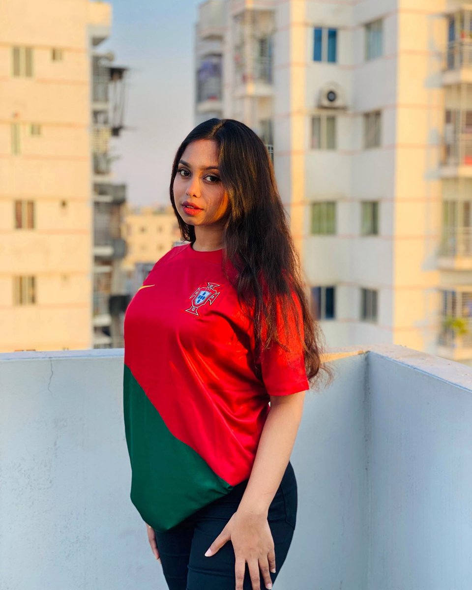 yeasmisorna's tweet photo. 🇵🇹🥂 https://t.co/jmADmpPNfm