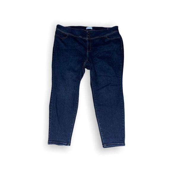 harmonysnotes's tweet image. So good I had to share! Check out all the items I'm loving on @Poshmarkapp #poshmark #fashion #style #shopmycloset #americaneagleoutfitters #lanebryant #converse: posh.mk/73GydXG6qvb