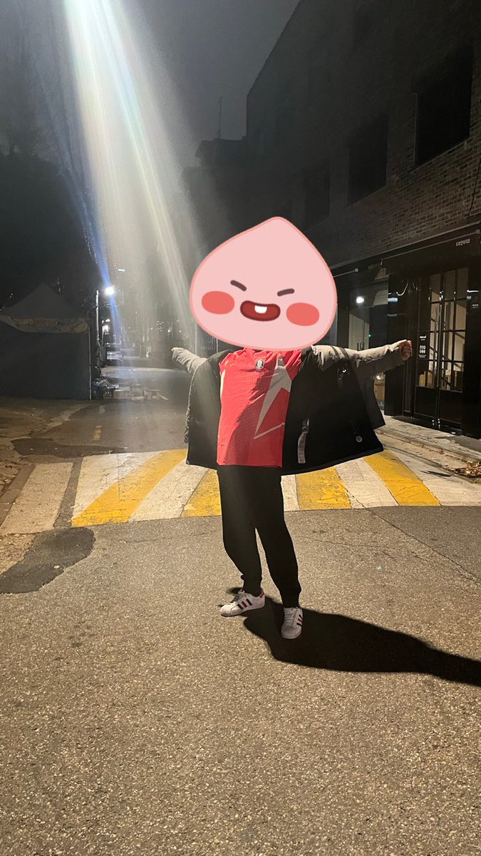 Let's go!!!!
I'm happy that I wore my 2002 Korea jersey today XD
브라질 나와!!!
#대한민국 #Again2002