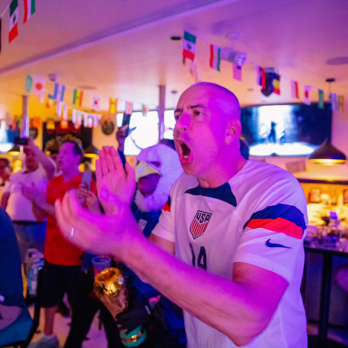 USMNT's tweet image. MAKE YOUR PLANS NOW. 🗓

Find an official @ussoccer Watch Party near you » ussoc.cr/WatchParties