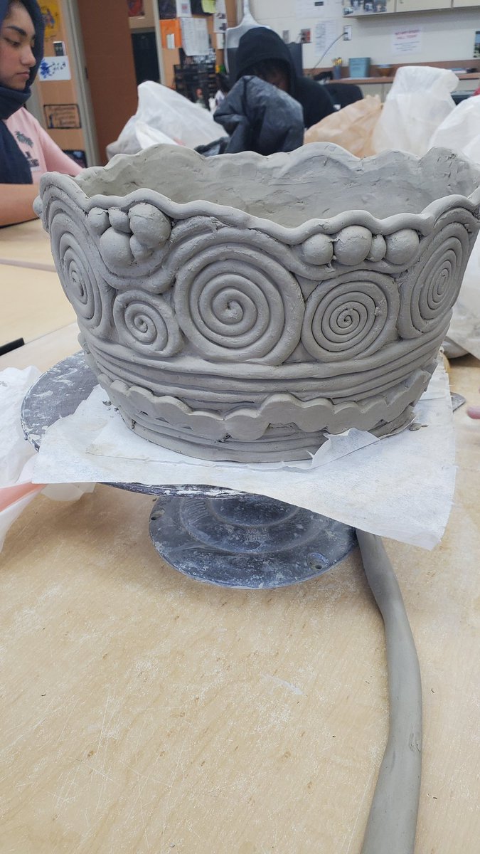 MsTiritilli's tweet photo. Abstract coil pots are underway! 9 days left till the due date and this kids definitely understood the assignment! 
#PEHS #Art https://t.co/oaqHCwuX7J