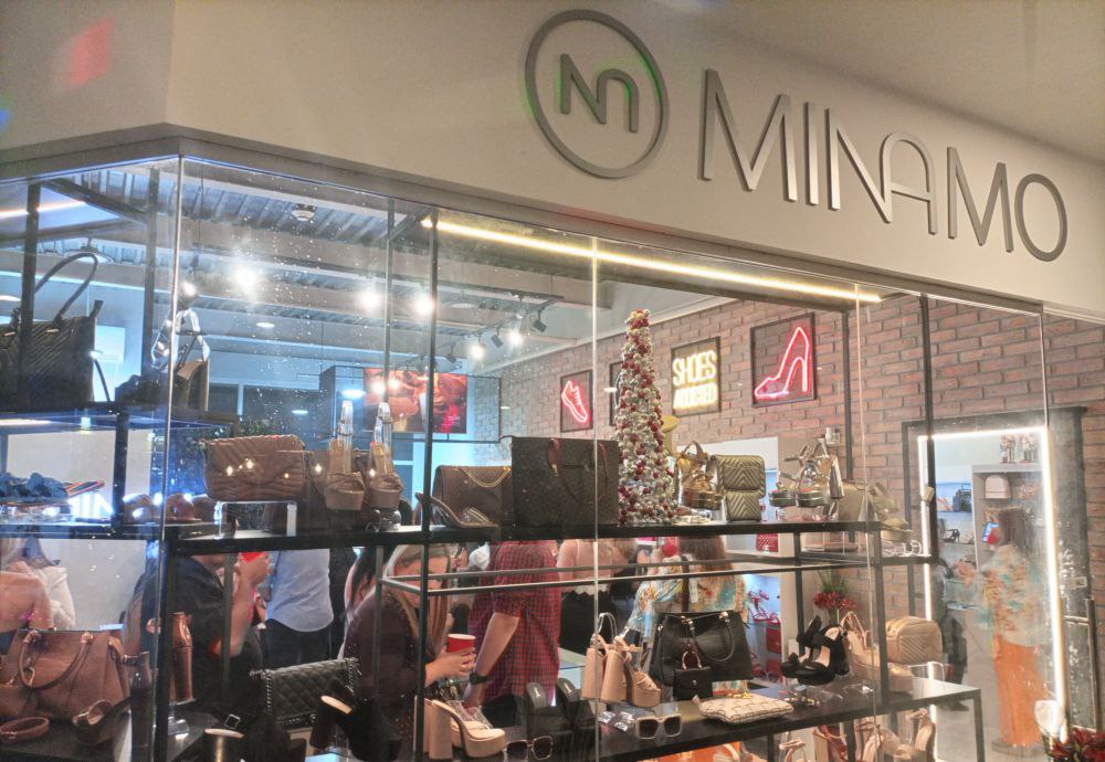 noticiaaldia's tweet photo. MINAMO SHOES llega con las últimas tendencias en calzados y accesorios para la mujer

#NADZulia #maracaibo #accesorios #tendencias #calzados #MujeresAsesinas
https://t.co/AfDbd8aefL https://t.co/n6S0H8q9QG