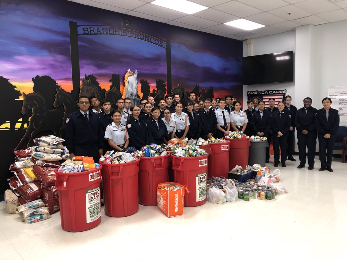 Congratulations to the clubs &amp; organizations who participated in the Brandeis CANstruction food drive! You brought in 4,184lbs or 2,929 meals for the SA Food Bank! ⁦@geriberger08⁩ ⁦<a href="/NISDBrandeis/">Brandeis High School</a>⁩ ⁦<a href="/safoodbank/">San Antonio Food Bank</a>⁩