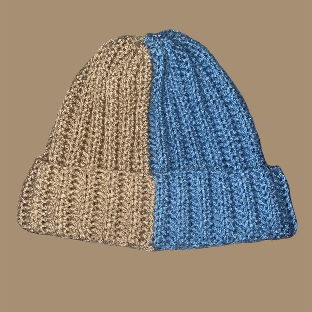 sensitives_shop's tweet photo. Hello All! Since Winter is upon us, i now have beanies available for purchase! i have the 3 split available for purchase now &amp; i can do solid colors too or any split color of your choice. DM me if interested! Check out my IG: https://t.co/e1PWFiidYq https://t.co/mb0ihQ6ejr