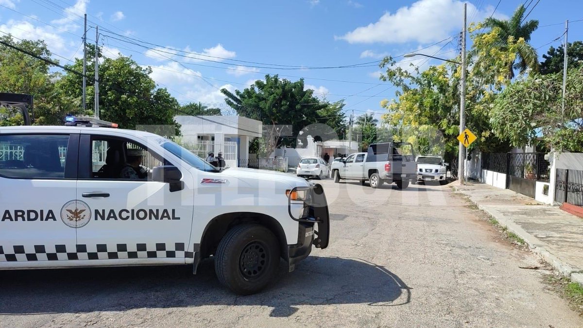 zetonium_'s tweet photo. Fuerte operativo de la Guardia Nacional y elementos de la Marina, en el Fraccionamiento Campestre de #Mérida.

Elementos de la SSP están presentes también como apoyo al operativo. https://t.co/jV2UdOoQJV