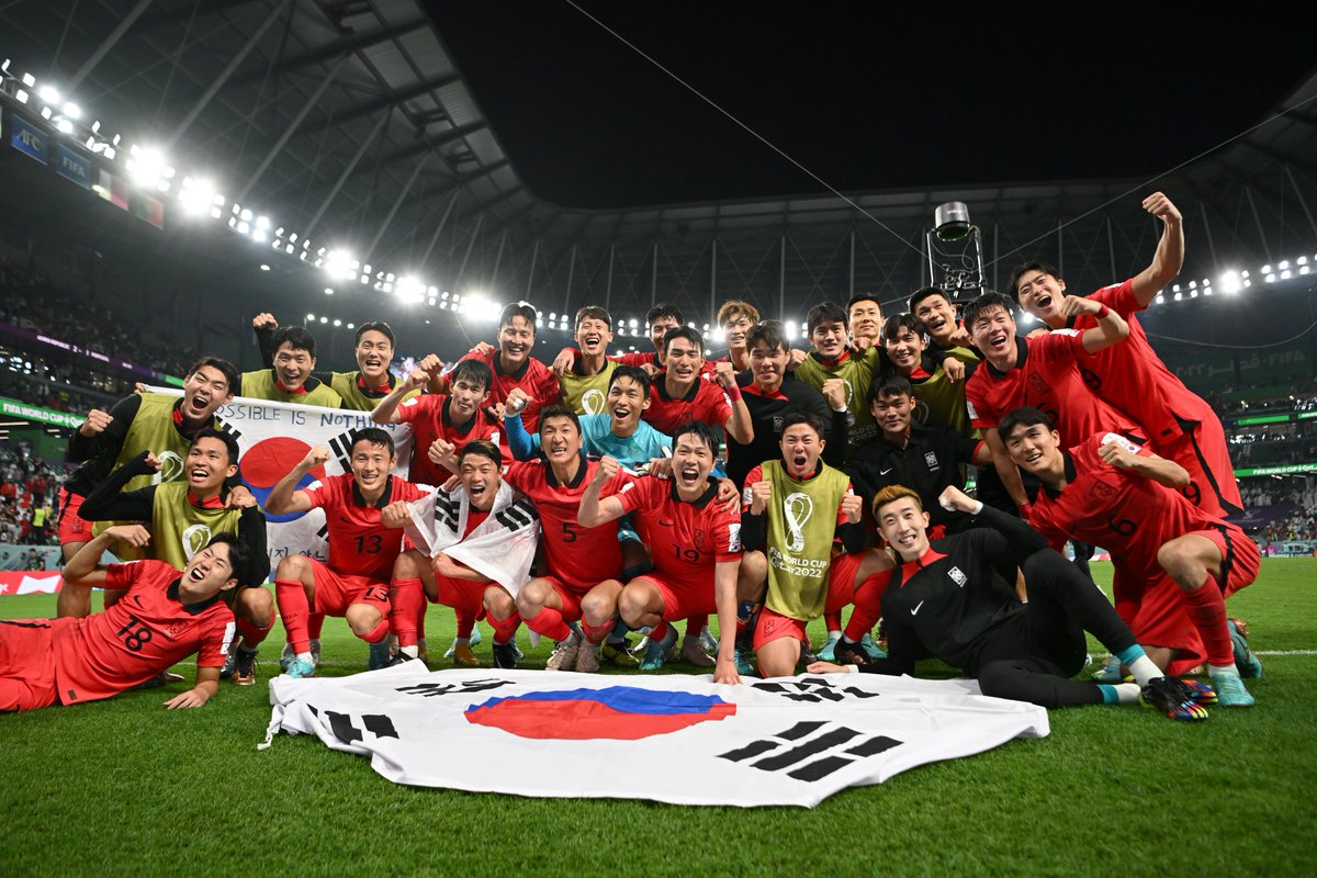 JacobsBen's tweet photo. South Korea had to wait 10 minutes to celebrate, but it was worth it!🇰🇷 https://t.co/C67msxYgTU