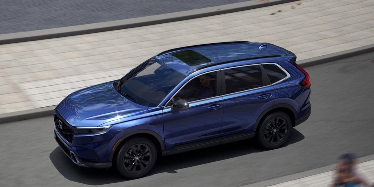 STEKKER EN BRANDSTOFCEL | De nieuwe Honda CR-V krijgt een plug-inhybride variant die geen verbrandingsmotor meer heeft, maar een brandstofcel gebruikt die waterstof omzet in elektriciteit. autogids.be/autonieuws/nie…