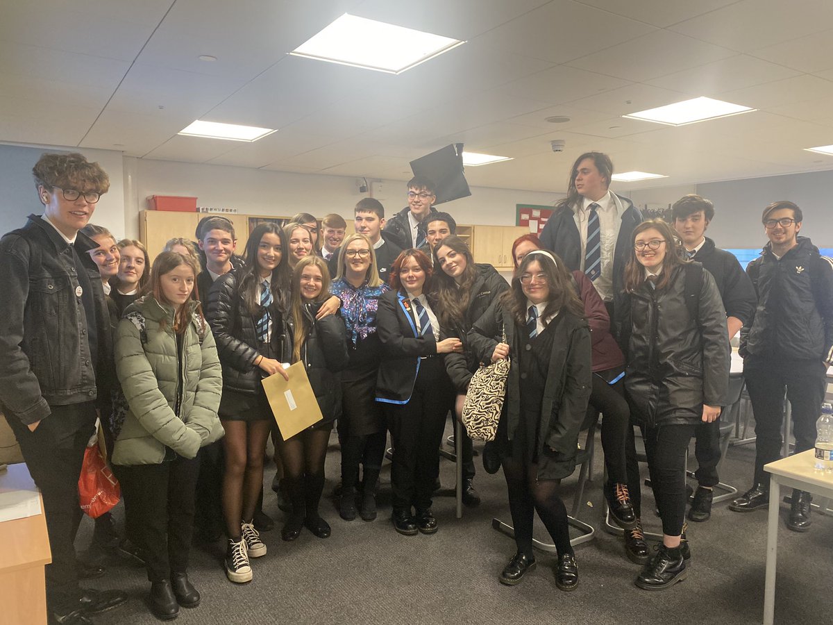 Mrs Maxwell tweet media