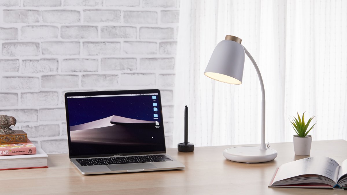 👋 Meet one of our new Wireless Charging LED Desk Lamps! Quickly power up devices, use the dimmer function for optimal lighting, and adjust the color temperature for relaxing, studying, or sleeping. How cute would this look on your desk? #desklamp #deskdecor #deskorg #cutedesk
