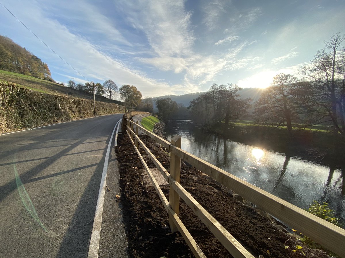 seaparkin's tweet photo. Road open 🎉 just wish cars would slow down. Oh &amp; some sun #cromford #lea #derbyshire #derbyshireDales https://t.co/O0KAsidUVI