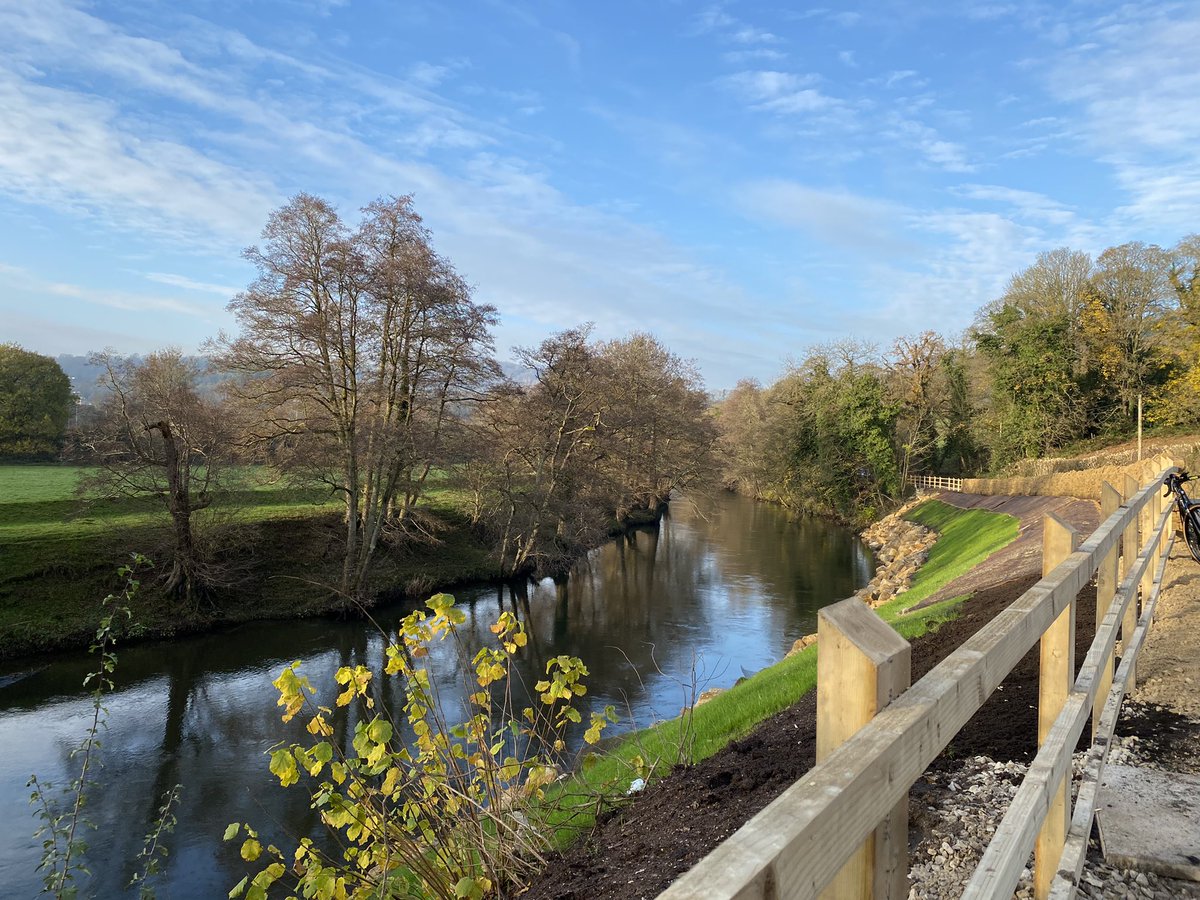 seaparkin's tweet photo. Road open 🎉 just wish cars would slow down. Oh &amp; some sun #cromford #lea #derbyshire #derbyshireDales https://t.co/O0KAsidUVI