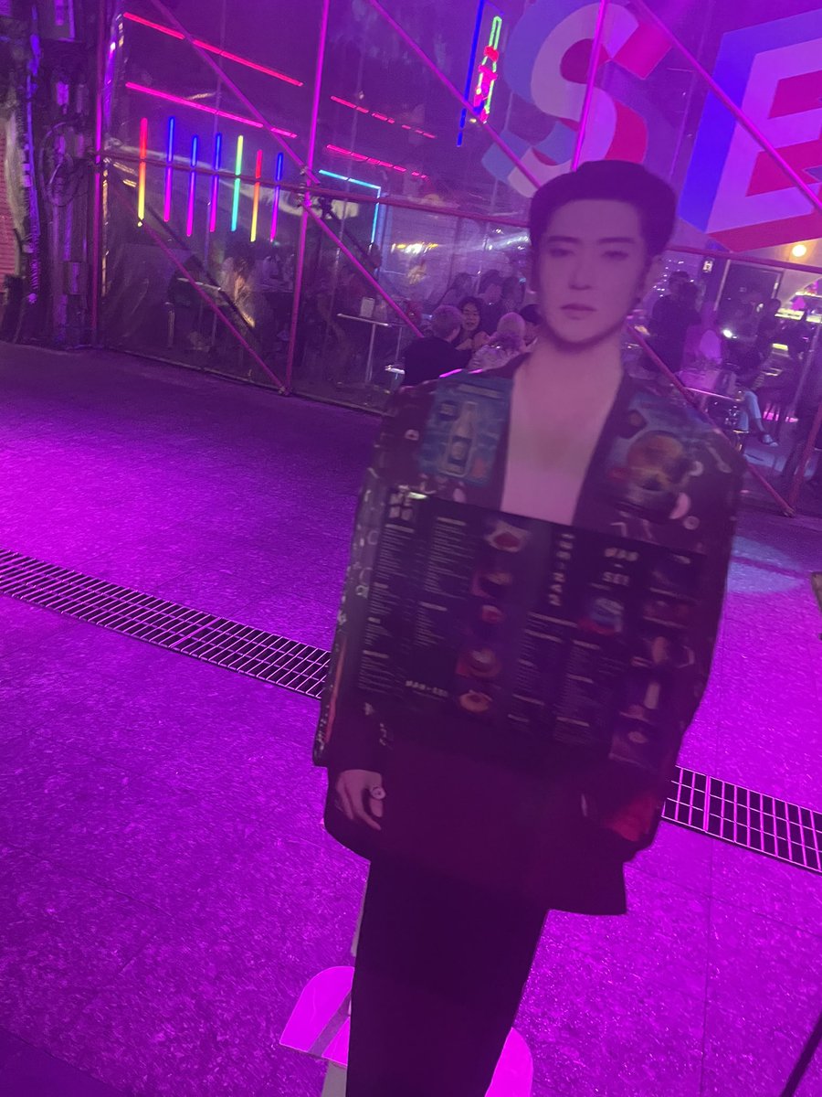 _fluffybu's tweet image. กุไม่ได้ไปคอนแต่เจอแจฮยอนอยู่ข้าวสาร