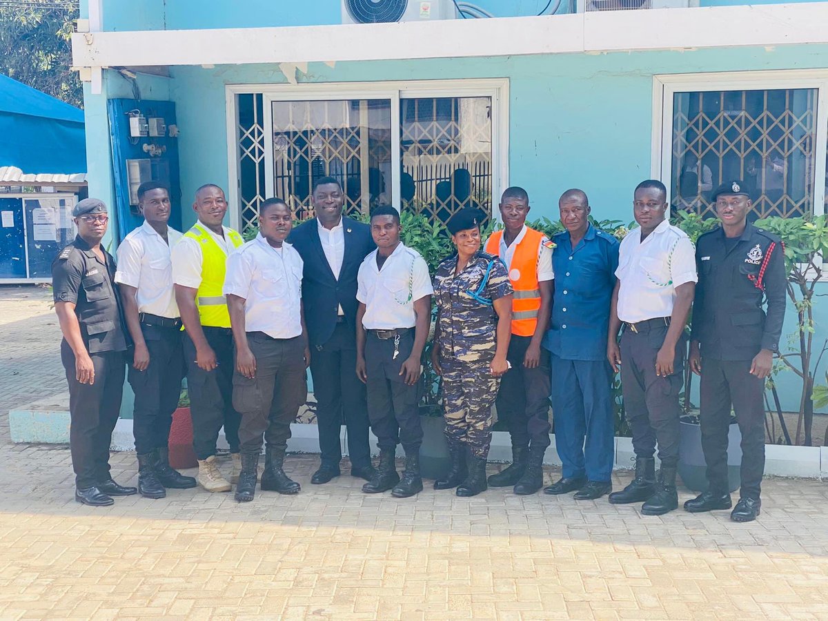 lekmagh's tweet photo. TRAINING PROGRAMME FOR MUNICIPAL GUARDS
Six newly employed Municipal Guards of the Ledzokuku Municipal Assembly have undertaken a five day training programme organised by the Human Resource Department of the Assembly. https://t.co/Rf0mbSCWxS