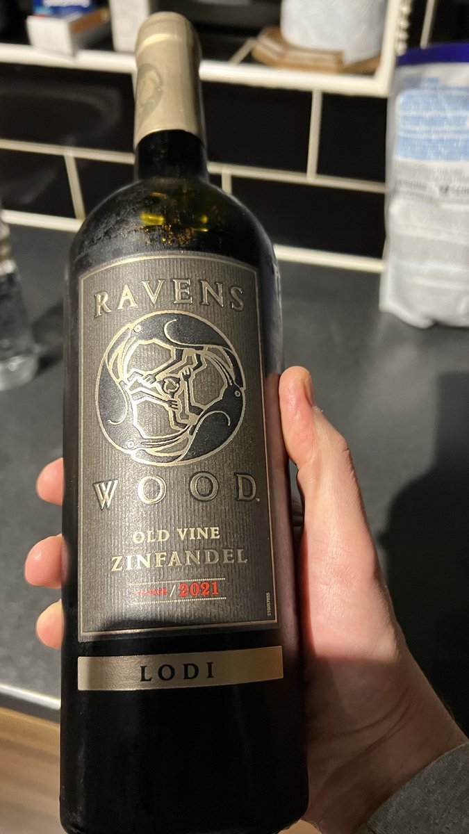Roger_Edwards's tweet photo. Back home after #ProtectionReview22 well deserved bottle of Ravenswood Zinny! https://t.co/iRH0fAi23X