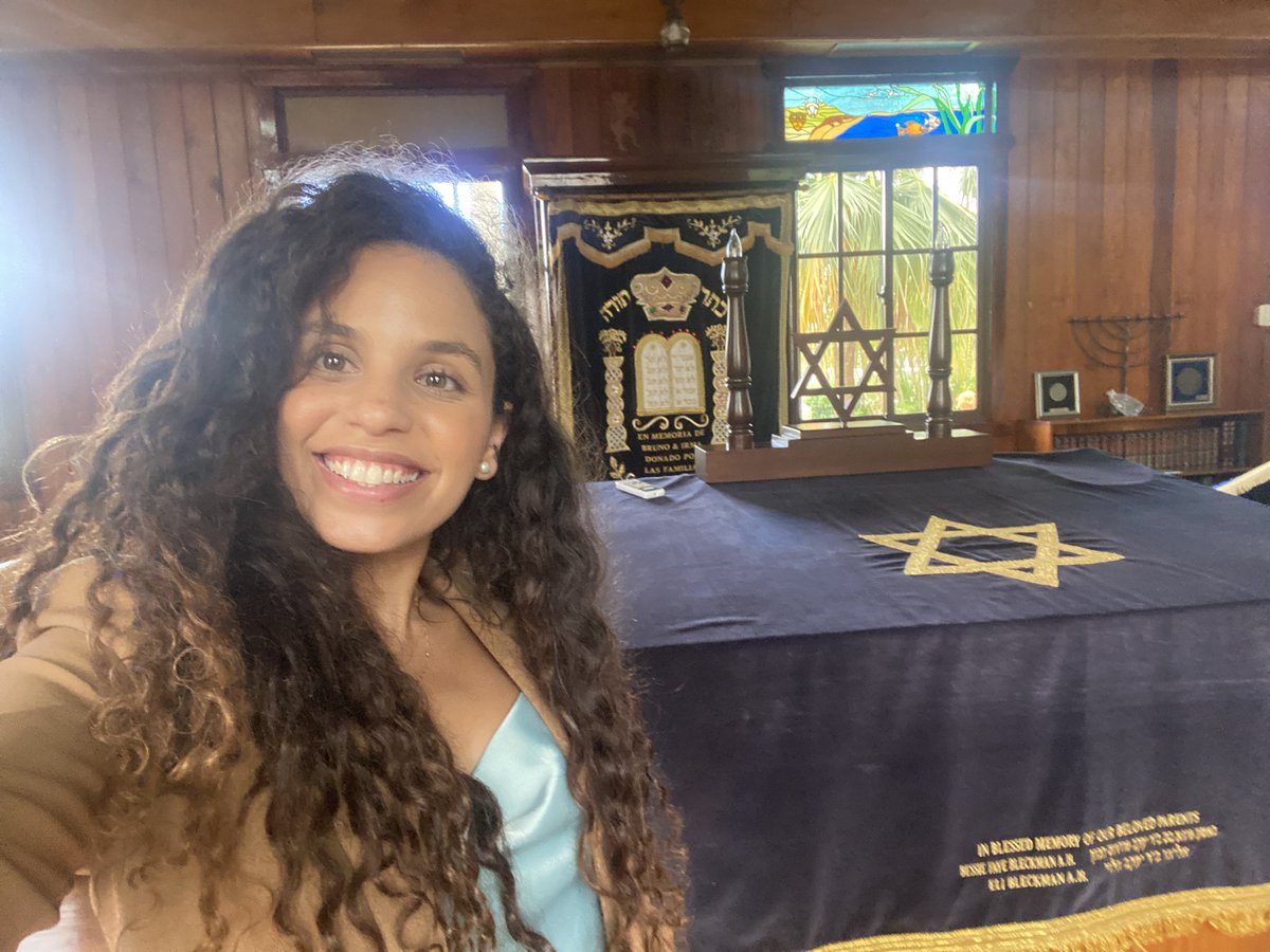 Israel_Avia's tweet photo. República Dominicana fue el único país que recibió refugiados judíos en 1938 en la época de los nazis. 

Shabbat Shalom desde la sinagoga de Sosua, donde llegaron los judíos para construir una nueva vida. ✡️🕍 https://t.co/qq3M66kr5m