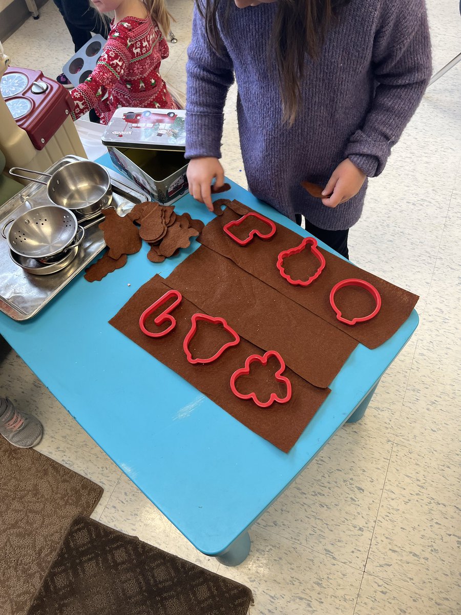 MmeVerberne's tweet photo. Kids being kids 🥰🎅🏼🎄@trudeaufi @Shnevia https://t.co/y7Hd2QwJew