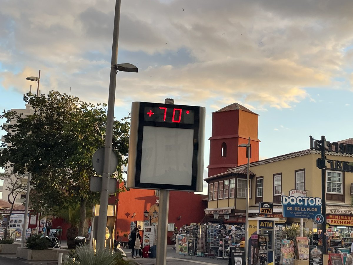 StewisGaming's tweet photo. Hot day in Tenerife 😂 https://t.co/dTPNg6ALhJ