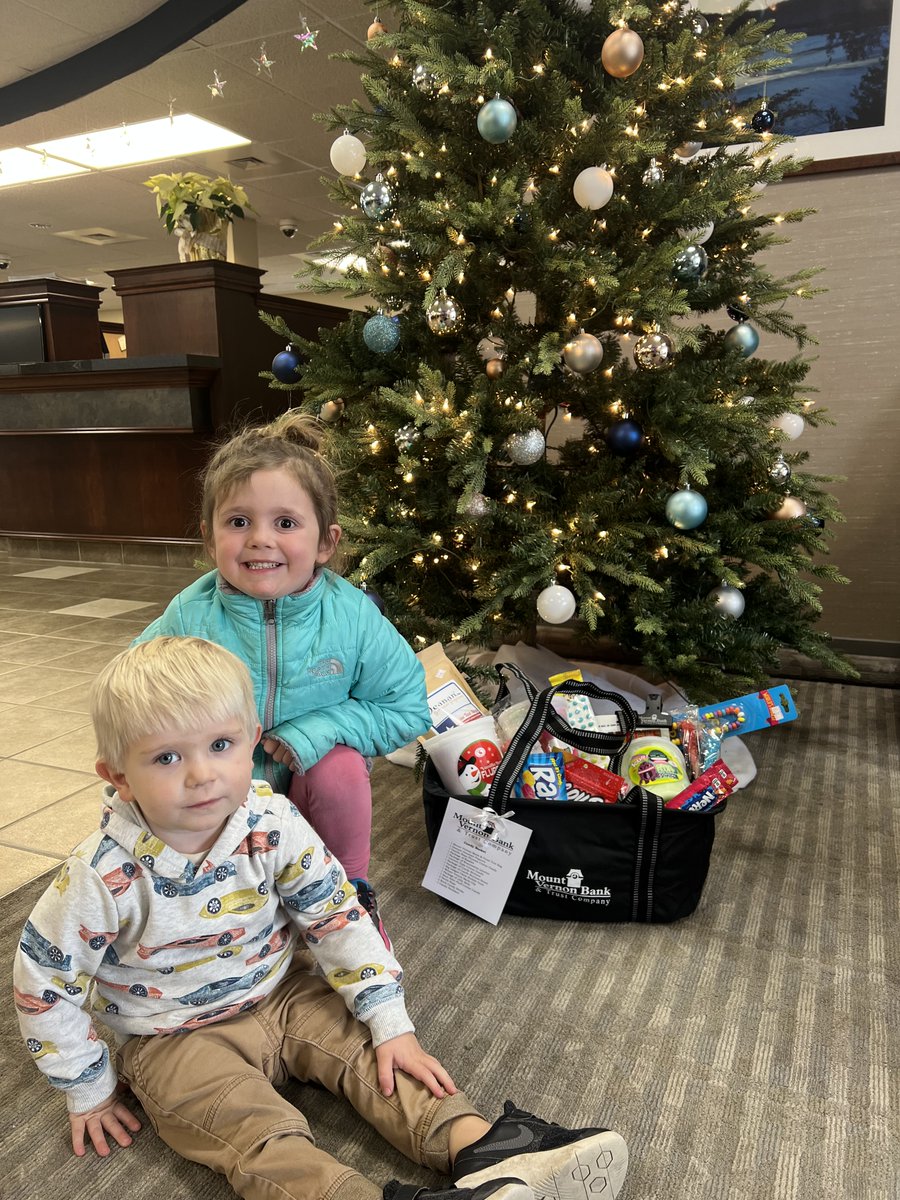 Ellie Mitchell of Mount Vernon (pictured with little brother Sammy) correctly counted the 13 hidden Santas on Magical Night (and her name was drawn at random from others who got lucky number 13). Congrats, Ellie! We hope your family enjoys all the treats from The Sweet Factory!